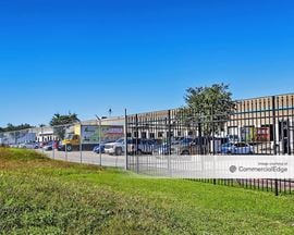 North Freeway Business Center - 4555 Airline Drive