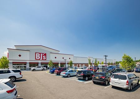 Photo of commercial space at 6500 Jericho Turnpike & 2-50 Veterans Memorial Highway in Commack