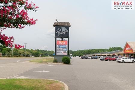 Retail space for Rent at 1747 George Washington Memorial Highway in Gloucester Point