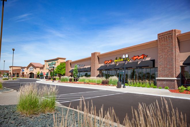 Eagan Promenade & The Shoppes at Promenade