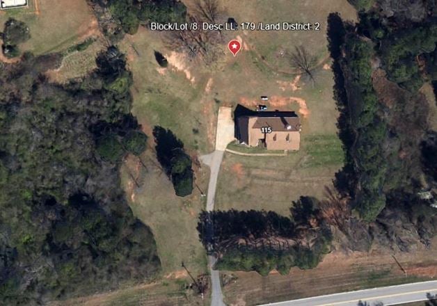 115 Frog Rd B