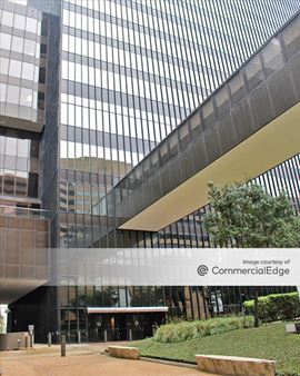 1 Houston Center