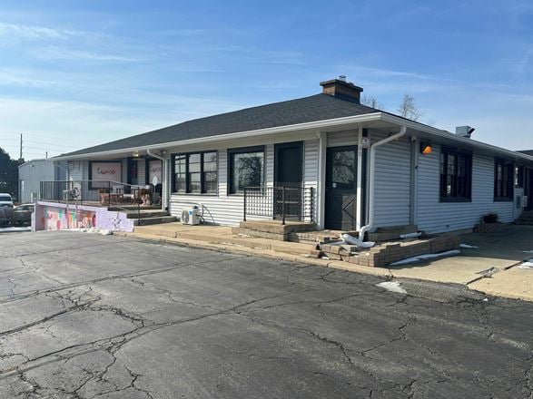 Multi-Unit Retail / Restaurant Building