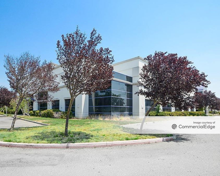 18220 Butterfield Blvd, Hill, CA 95037