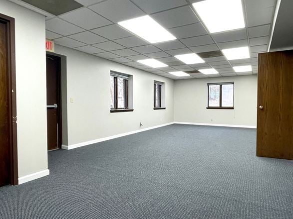 5113 N Executive Dr Suite 106 Microsuites