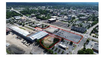 Calhoun Street E. 114 / Lafayette Dr. N