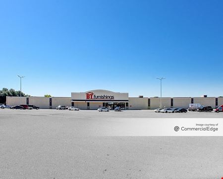 Retail space for Rent at 4350 Gannon Lane in Dallas