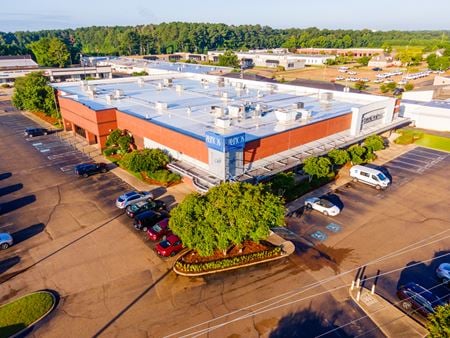 Retail space for Rent at 2323 Lakeland Drive in Flowood