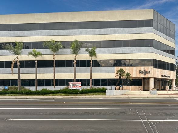 CA, Santa Ana - W Civic Center Dr