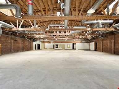 Lindblade Media Center
