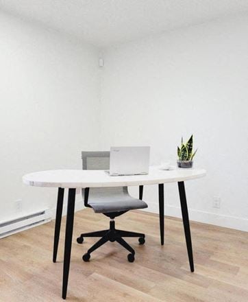 AW Management LLC - 1400 Laredo