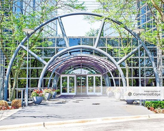 Woodfield Corporate Center - 150 North Martingale Road