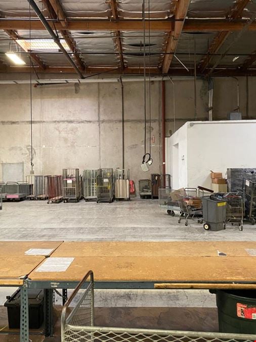 Irvine, CA Warehouse for Rent - # 870 | 6,720-7,720 sq ft