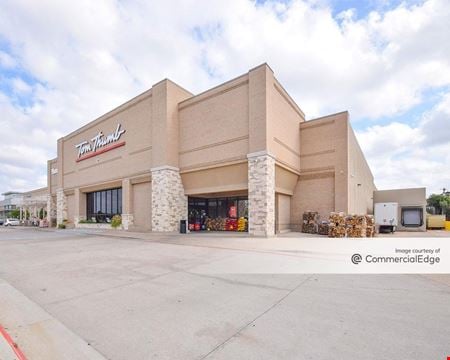 Retail space for Rent at 14380 Marsh Ln. in Addison