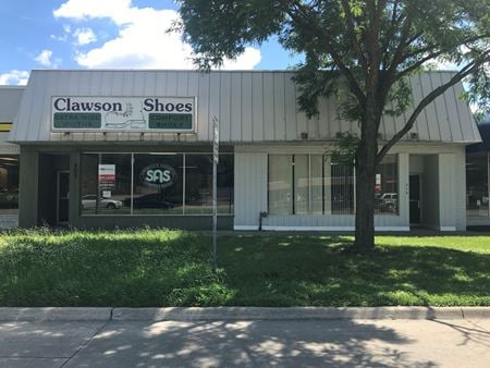 Commercial space for Rent at 307 W 14 Mile in Clawson