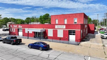 Photo of commercial space at 204 S Walnut St in Ottawa