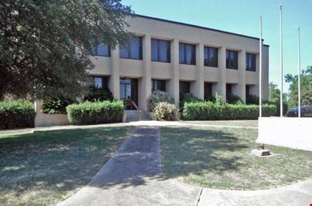 Photo of commercial space at 401 East Washington Avenue in Navasota