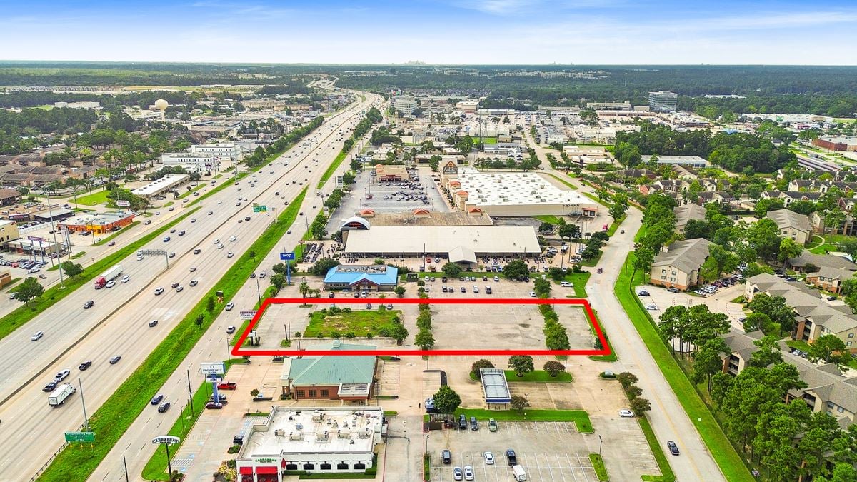 Retail-Ready 1.54 Acres on I-45 – High-Exposure Vacant Pad Site, Former Gino’s Pizza Location