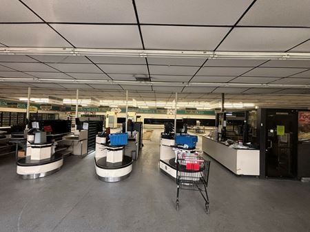 Retail space for Sale at 9019 Woodville Hwy in Tallahassee