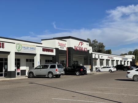 West Camelback Plaza - Glendale