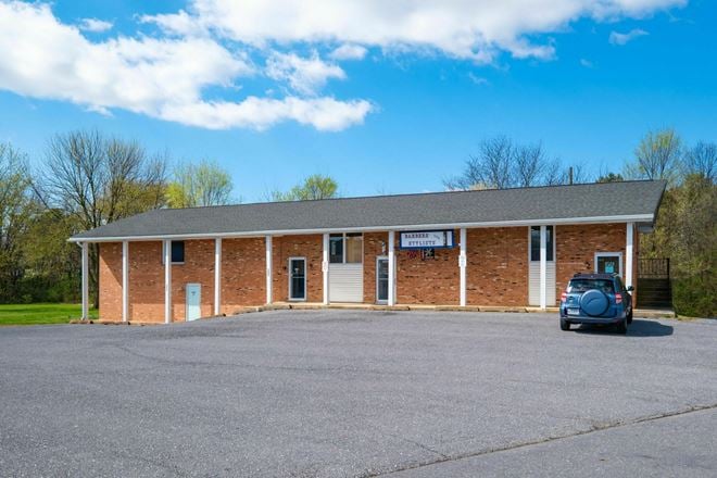 RENOVATED TWO-LEVEL COMMERCIAL SPACE NEAR DOWNTOWN HARRISONBURG