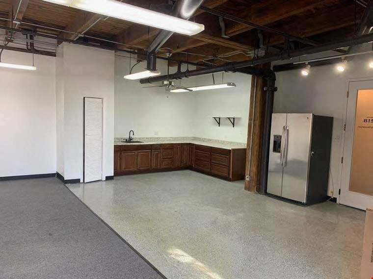 1229 N North Branch Street Suite 218 For Lease