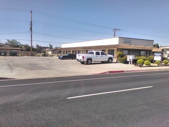 909-917 Inyokern Road