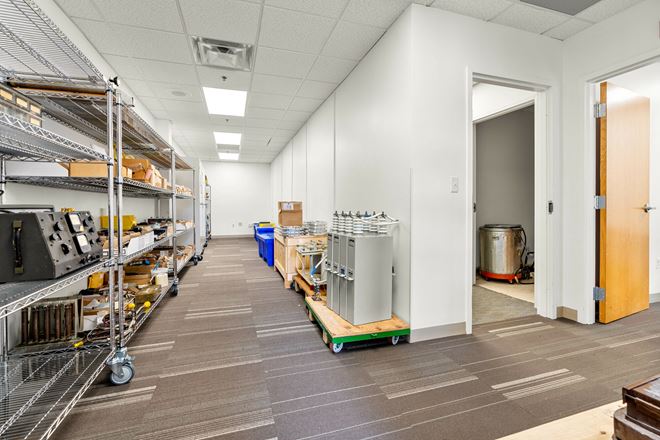 24,751 +/- SF R&D Investment Opportunity | Route 128