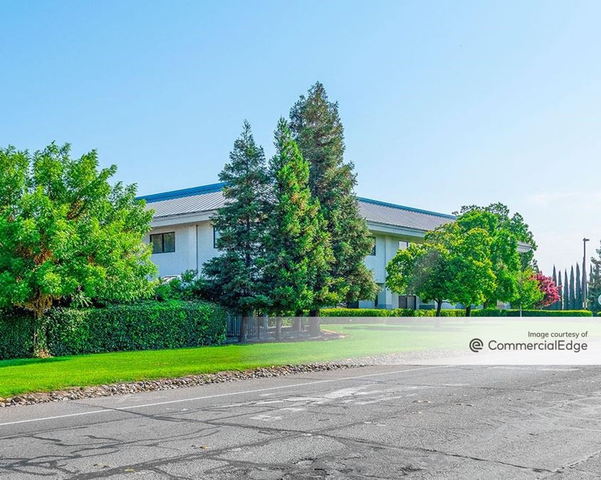 2577 West Yosemite Avenue, Manteca, CA Industrial Building