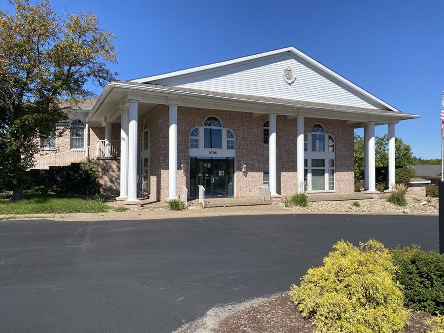 2705 Happy Joe Dr, Bettendorf, IA