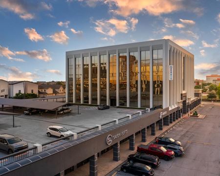 Shared and coworking spaces at 5373 West Alabama Street Floor 4-5 in Houston