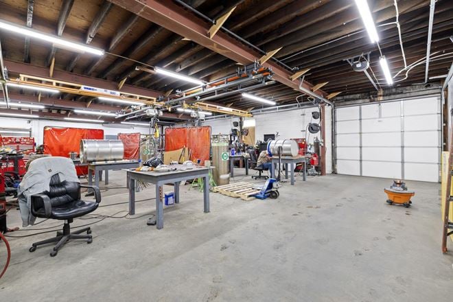 Office/Warehouse on Dodds Ave