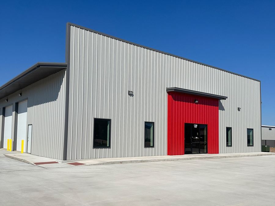 Office/Warehouse in West Business Park (Tract X)