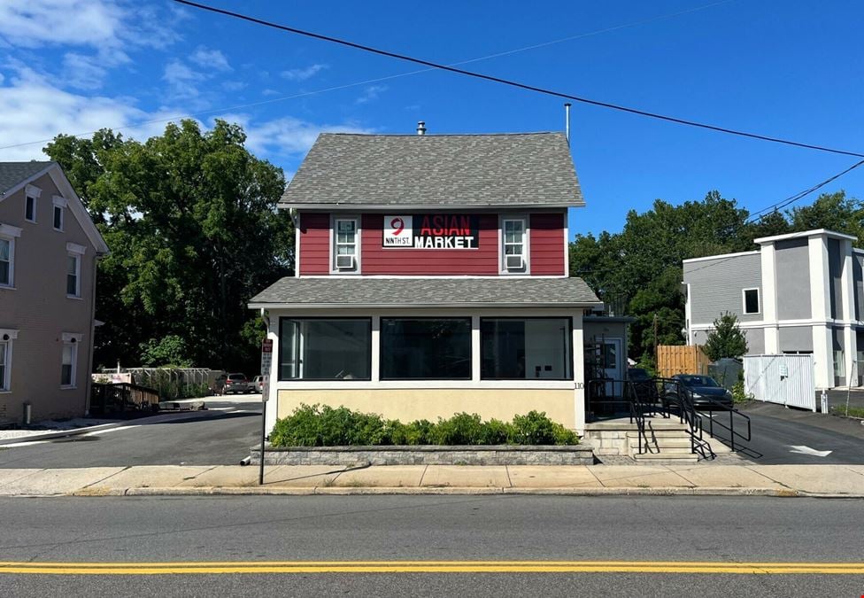 Restaurant / Retail Location - Built out and Approved.