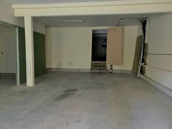 Contractor Bay with Office