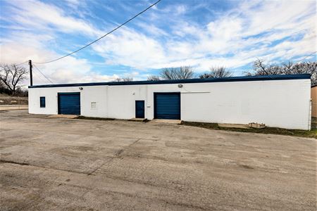 Commercial space for Rent at 2463 S. Riverside Drive in Fort Worth