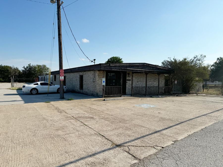 Industrial Building on Highway 21