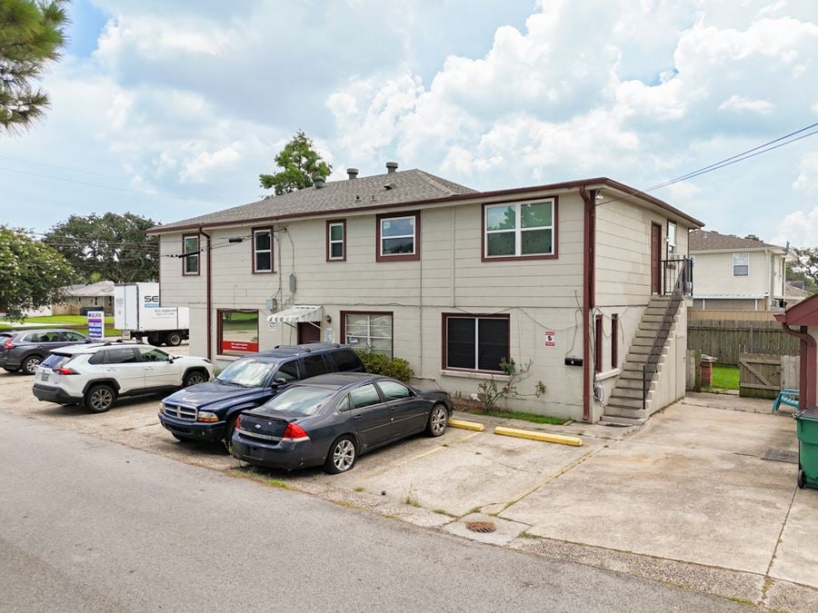 ±845 SF First Floor Office Suite with Parking Near Airline Dr
