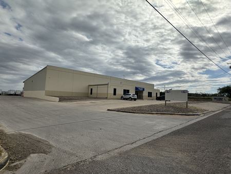 Industrial space for Rent at 11909 Hayter Rd in Laredo