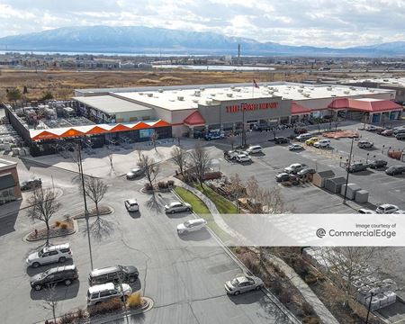 Retail space for Rent at 885 West Grassland Drive in American Fork