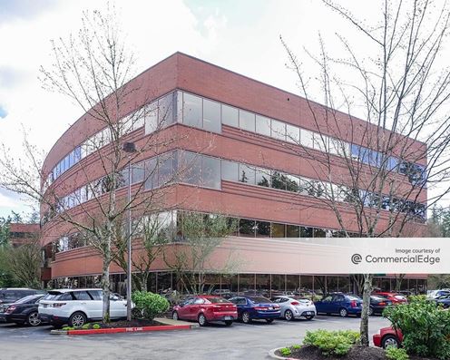 Kruse Woods Corporate Park - 4900 Meadows Road