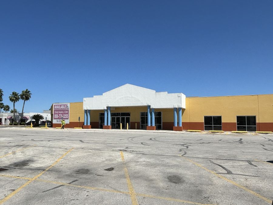 HEB Center Boca Chica