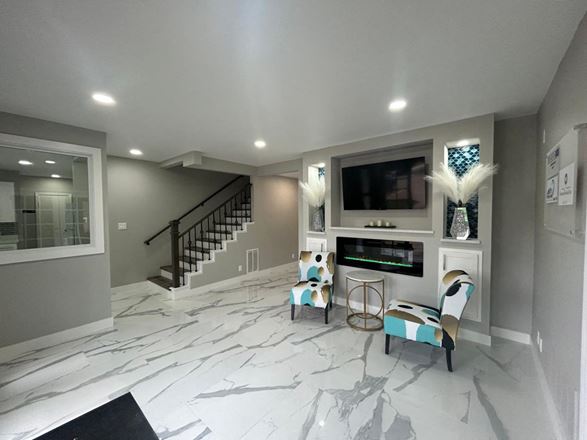 1721-1725 E Southlake Blvd