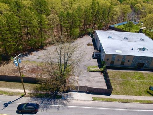 245 Middle Island Rd