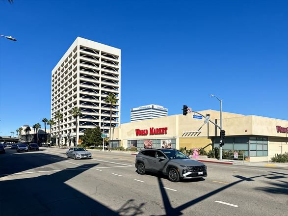 CA, Sherman Oaks - Galleria