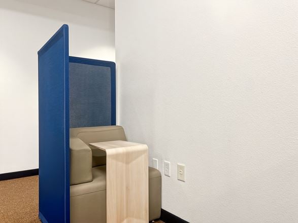 Regus - Burleson - E Renfro St