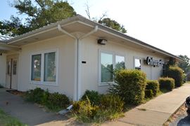 112 N Lee Dr