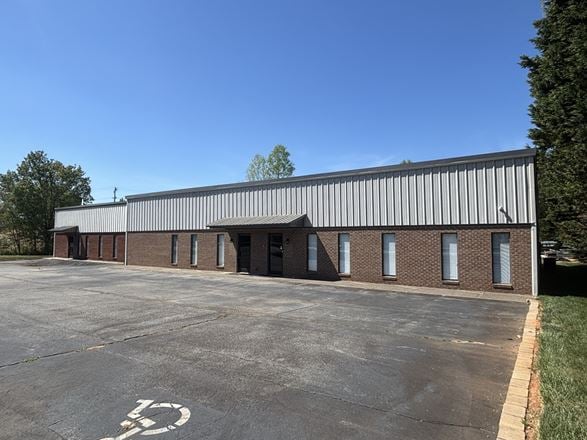 320 Forum Parkway