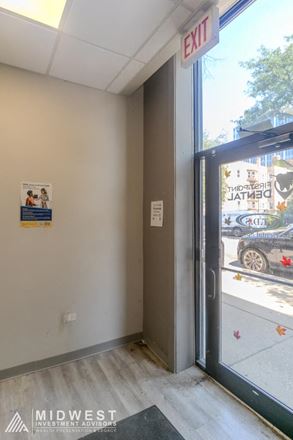 5230 S. Blackstone Ave - | 2,120 SF