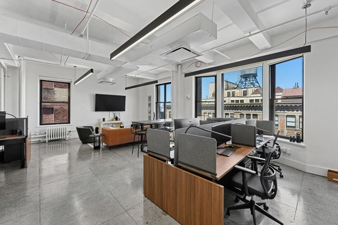 215 Park Ave S